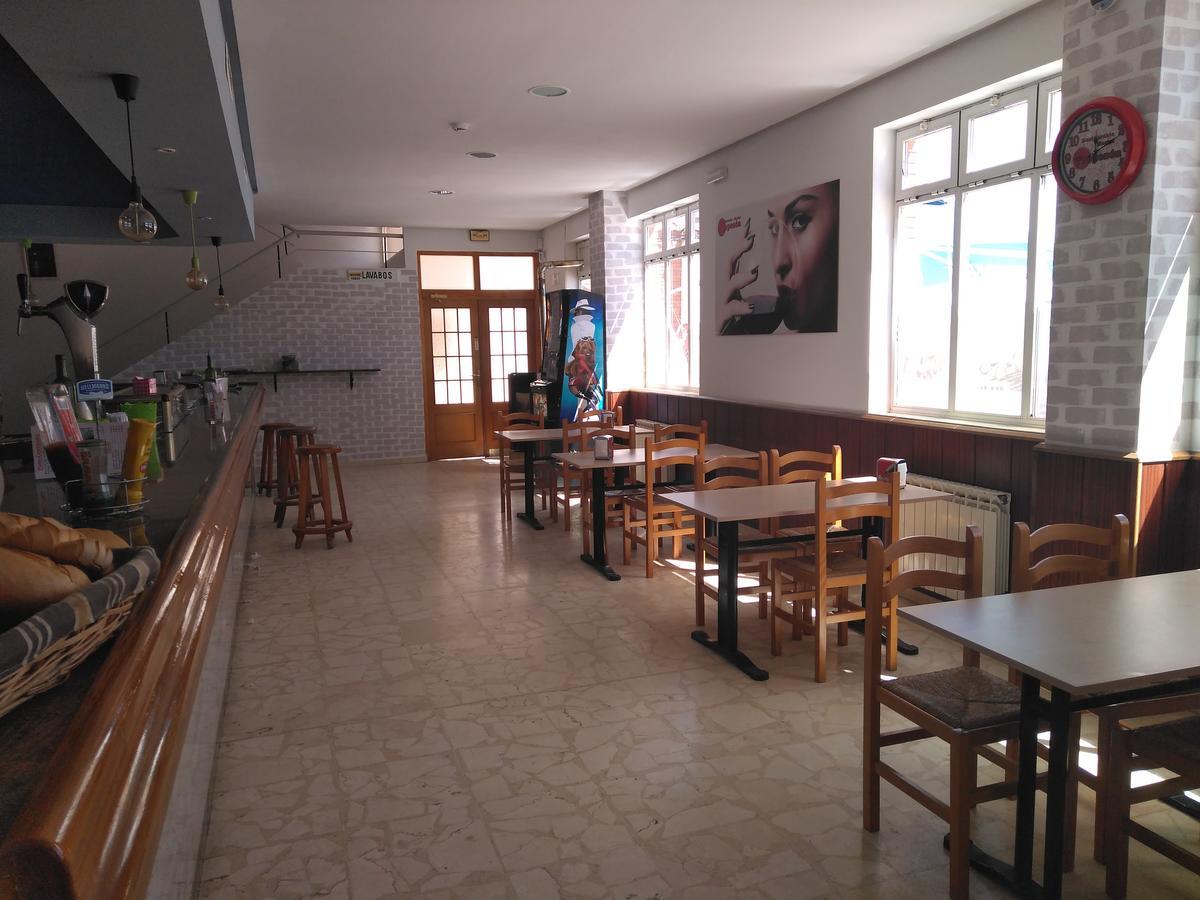 Hostal El Tropezon Matallana de Valmadrigal エクステリア 写真