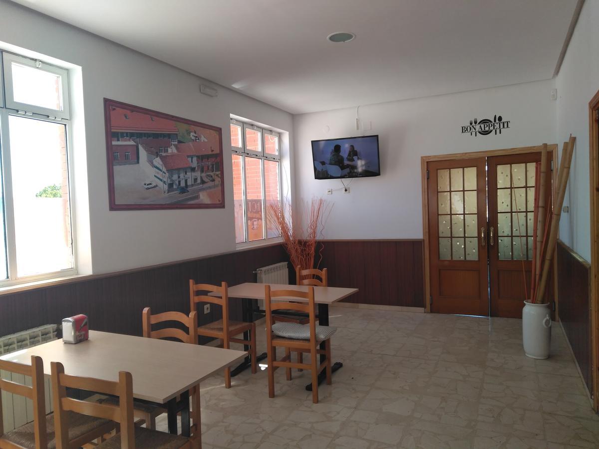 Hostal El Tropezon Matallana de Valmadrigal エクステリア 写真