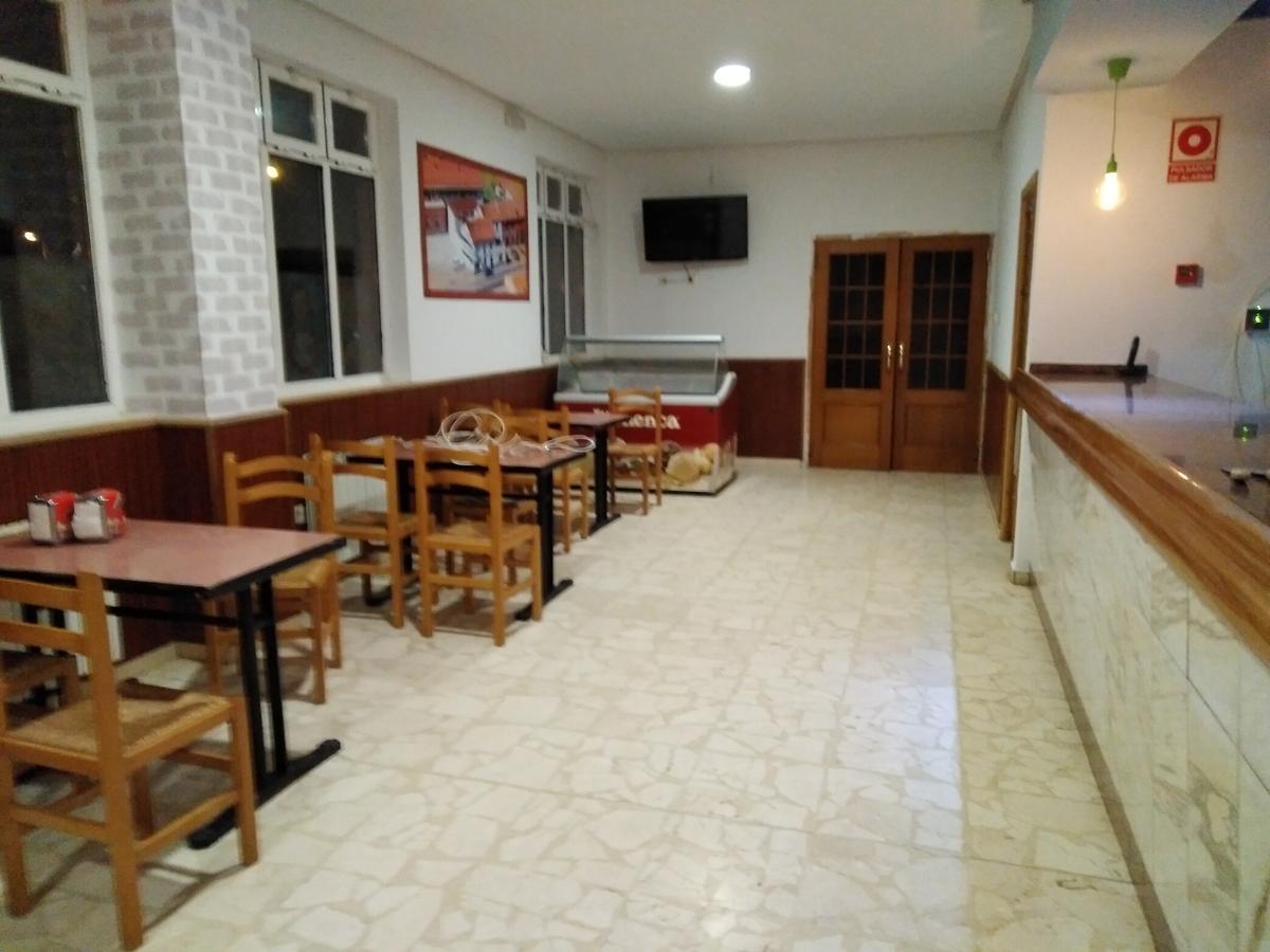 Hostal El Tropezon Matallana de Valmadrigal エクステリア 写真