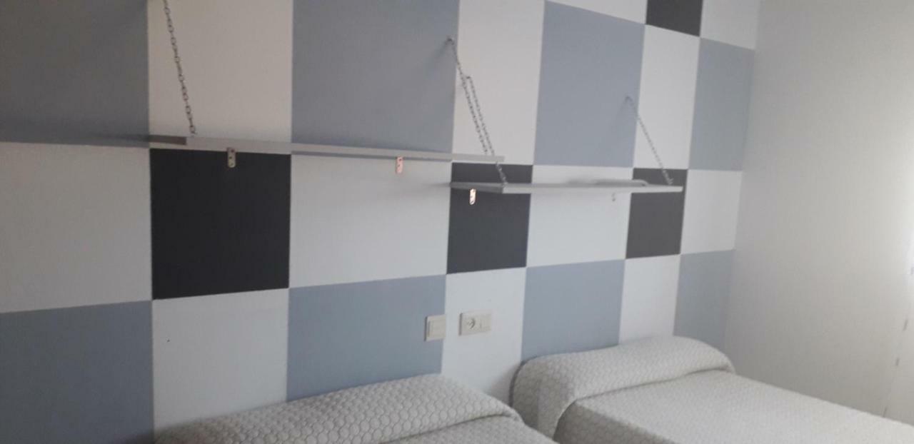 Hostal El Tropezon Matallana de Valmadrigal エクステリア 写真