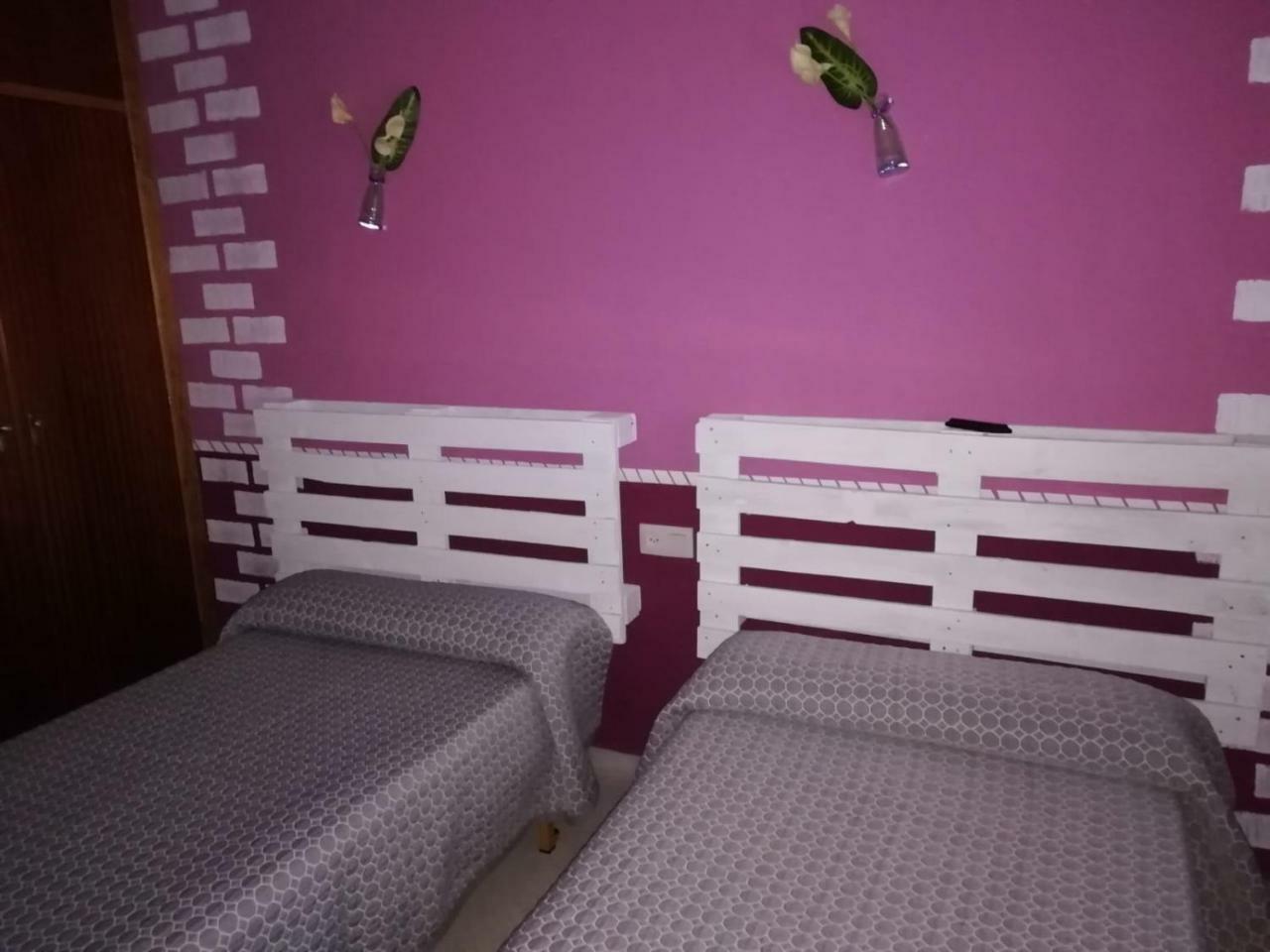 Hostal El Tropezon Matallana de Valmadrigal エクステリア 写真